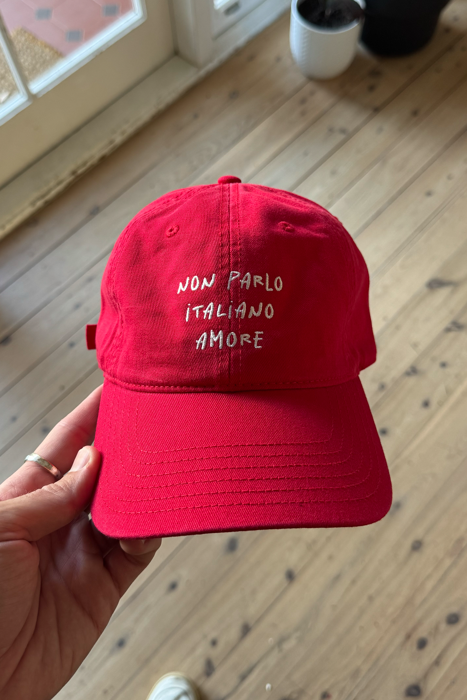 Non Parlo Italiano Amore Cap